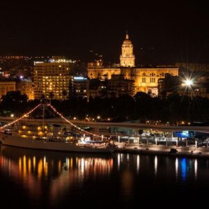 Excursión astronómica en catamarán desde Málaga