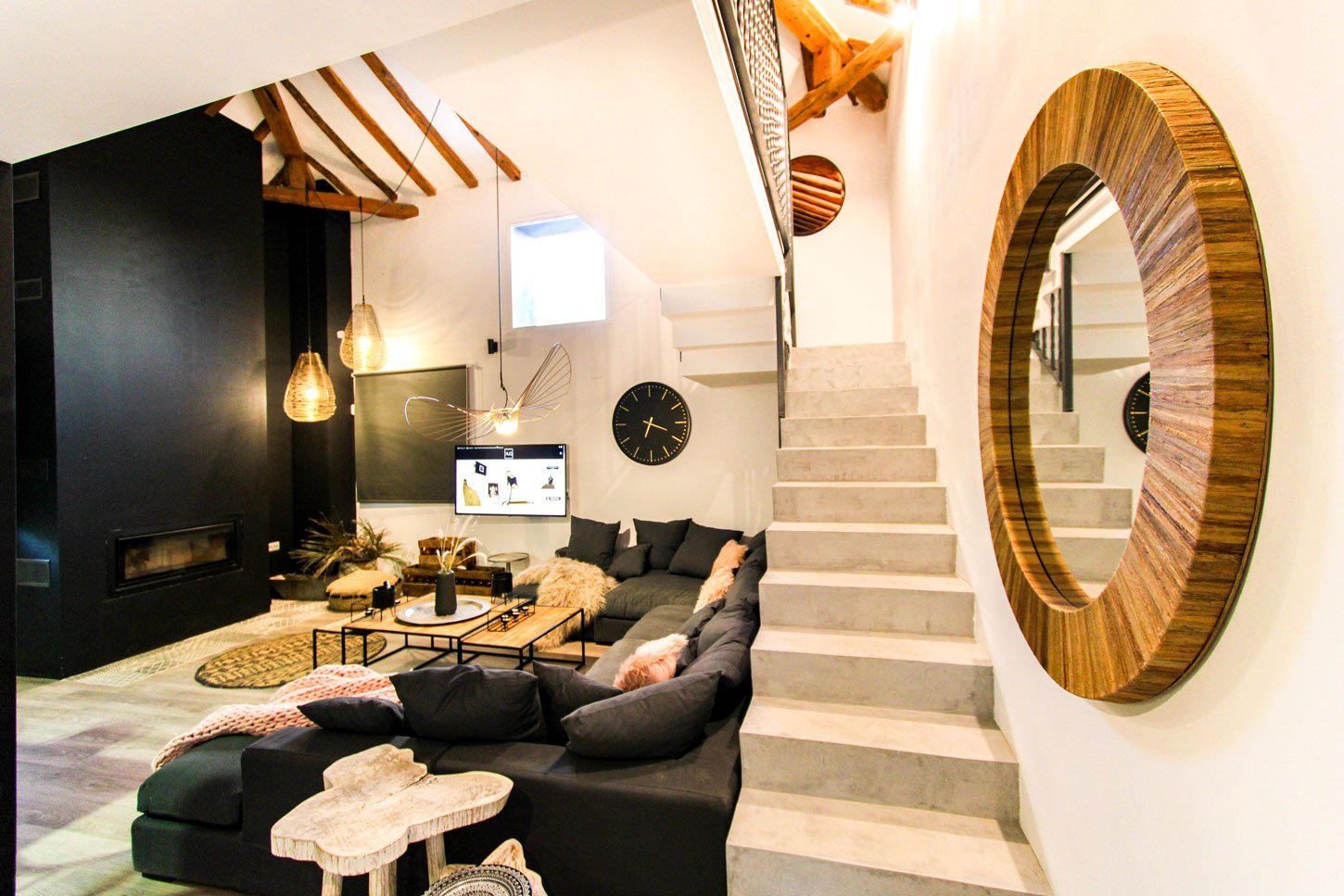Cave Suite Hamlet